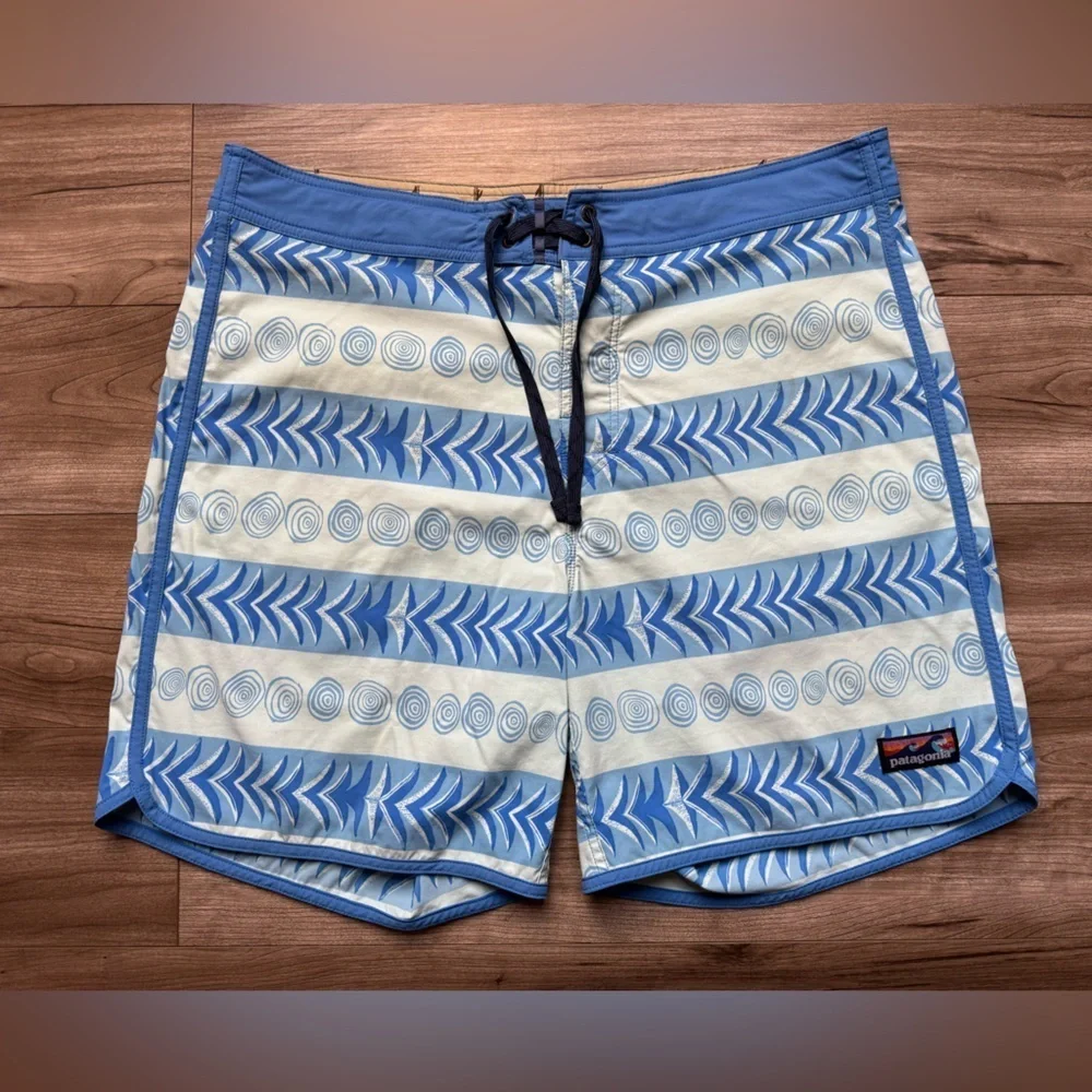 PATAGONIA Men's Scallop Hem Stretch Wavefarer® Boardshorts 18